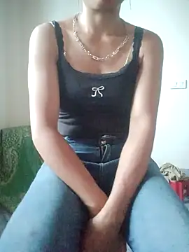 Bella-lynlyn live cam on StripChat