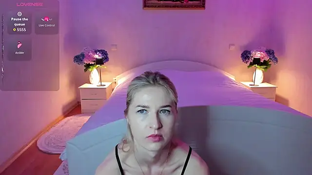 Julie_Blaze webcam