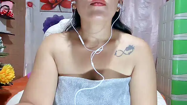 Filipina_Desire webcam
