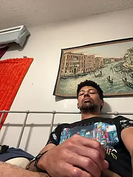 BigPrettyDick777 webcam