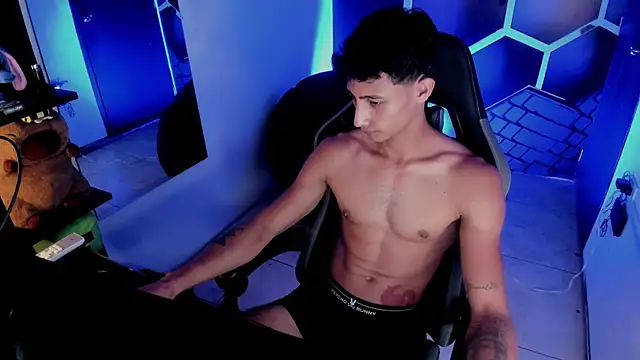 MaxiimoRomano_ webcam