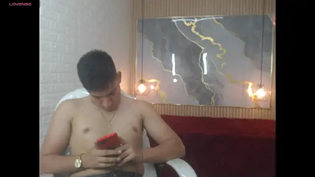 DominantBoy4 webcam