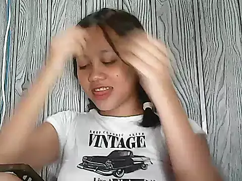 Yours_AsianPinayGirl18 webcam