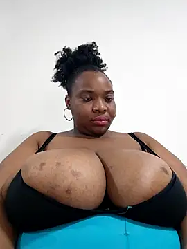 Breisy_bigboobs webcam