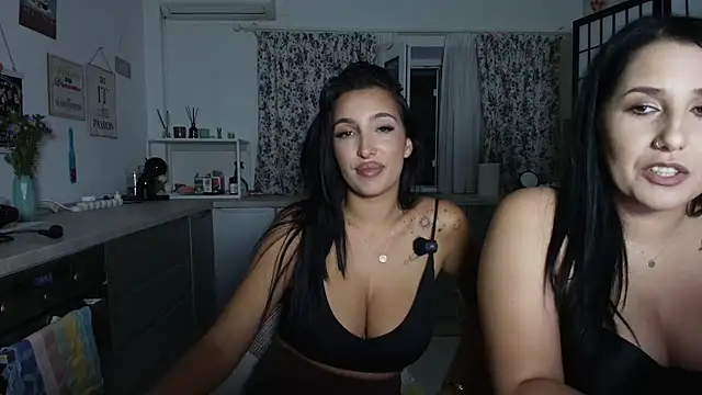 Gabrielaaxxx webcam