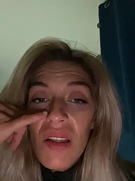 Bellalolahot webcam