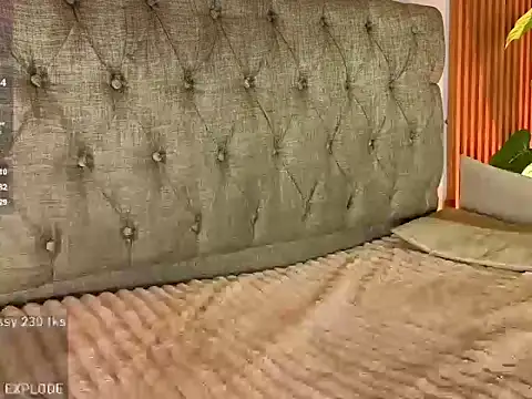 charlottee_white webcam