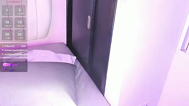 sharlotthe_bigass webcam