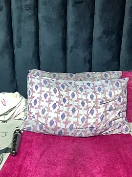 Littlebunny33 webcam