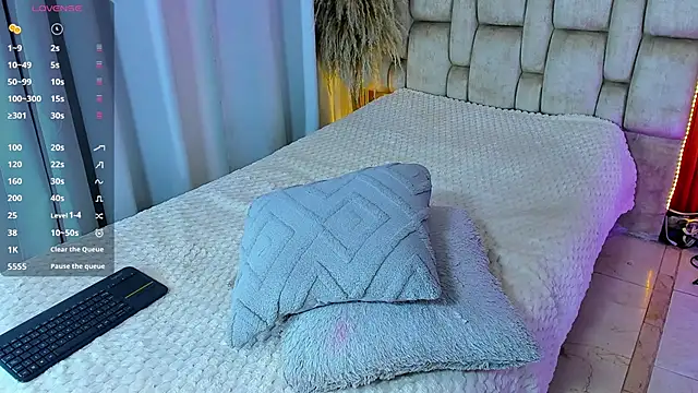 whitney_white_ webcam