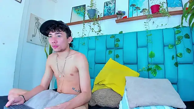 STRANGER_BOYS webcam