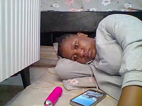 Midnight_Juicy webcam