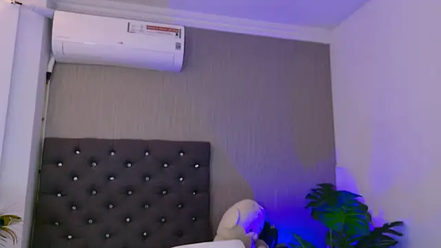 thalya_w webcam