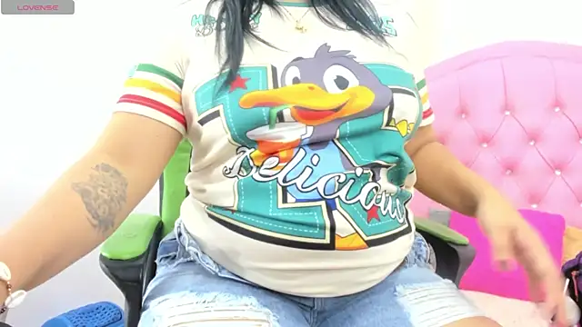 bunnydollMia webcam