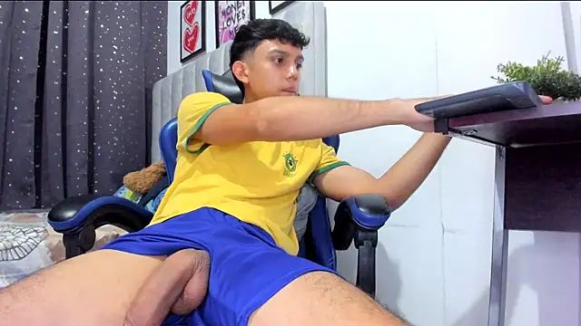The_skinnyguys webcam