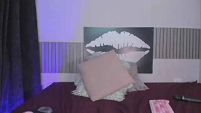 Hailey-Fox webcam