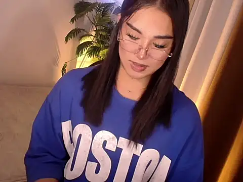 magnificent_kitana webcam