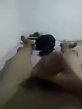 InvalidGlobulin live cam on StripChat