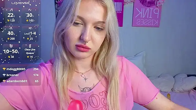 BlondieSummer webcam