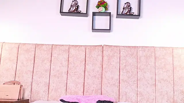 kaia_boobs webcam