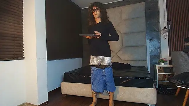 Divine_____ webcam