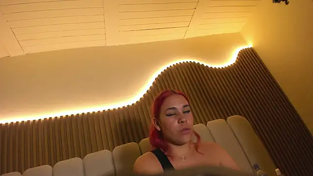 VelvetAndShadowsx webcam