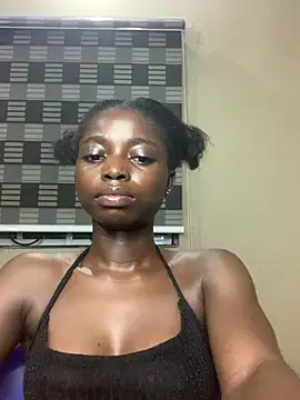 petiteebonyxx live cam on StripChat