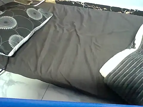 juicychocolateass's live room
