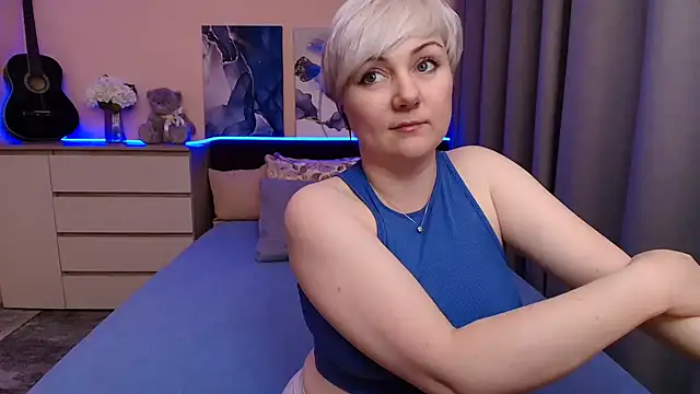 BlondPearl webcam