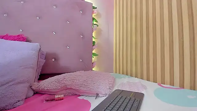 lovely__kiss__ webcam
