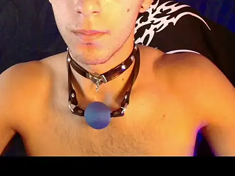 dark_men1 webcam