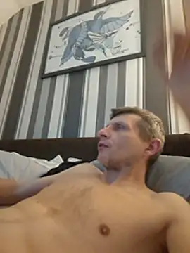 BigDmasked webcam