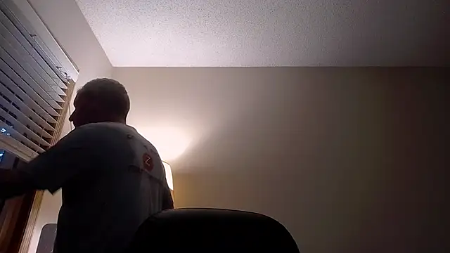 sexyjenny@xh (M mature) - Fuck the girls.