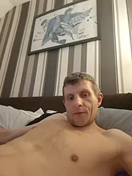 BigDmasked webcam