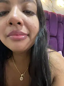 nicole_fisherr live cam on StripChat