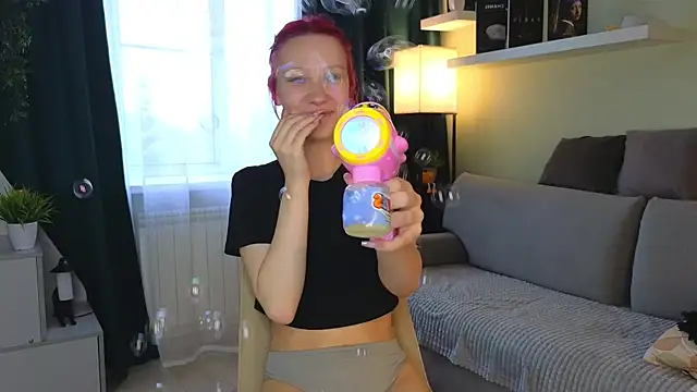 FreedaWidmer live cam on StripChat