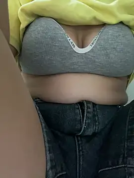 Milk_Mom99 webcam
