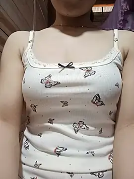 LucyyLy live cam on StripChat