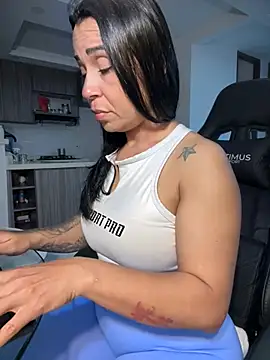 Natural_BIGASS_Nina webcam