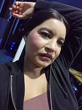 Pretty_Julieta webcam