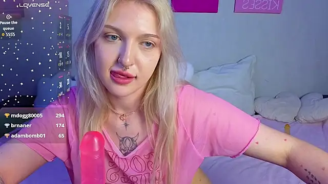 BlondieSummer webcam
