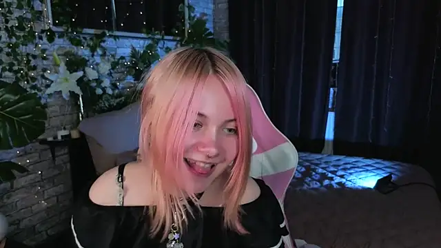 Miiu_miiu live cam on StripChat