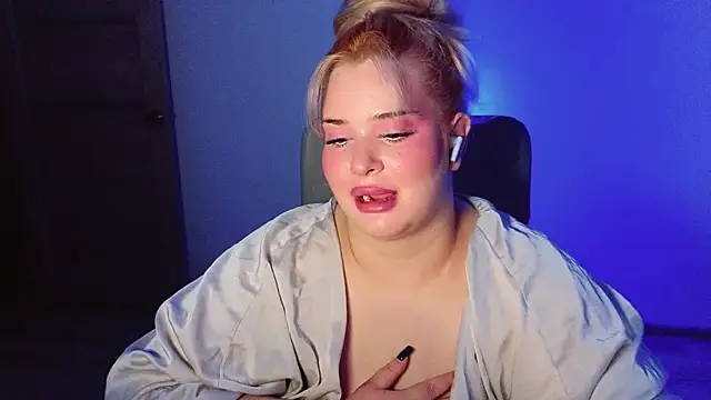 EllsaJean_ webcam
