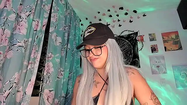 Pinky_promiseex live cam on StripChat