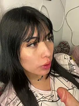 Jade-Naughty live cam on StripChat