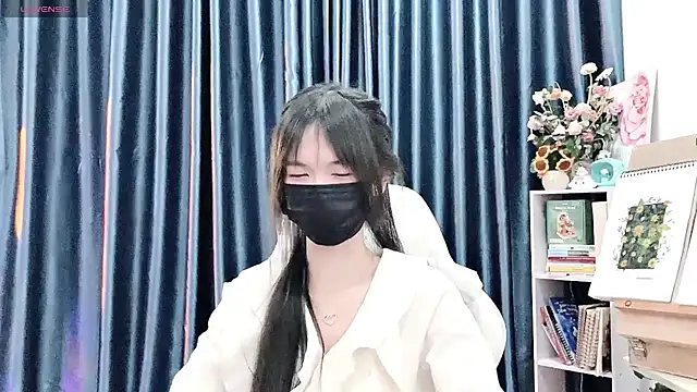Your-Sunshinee live cam on StripChat