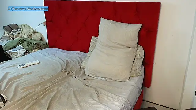 NicoDavisOfficial webcam