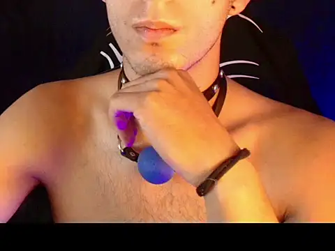 dark_men1 webcam
