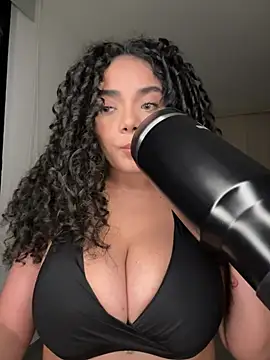 Curlyierr webcam