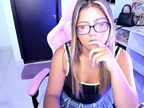 cristina697 webcam